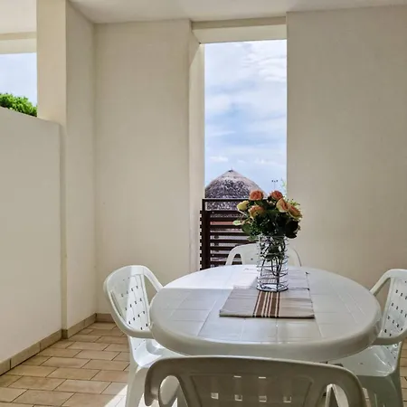 Seaside Escape For Perfect Vacations In شقة *