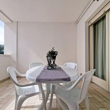 Apartment Seaside Escape For Perfect Vacations In Bibione