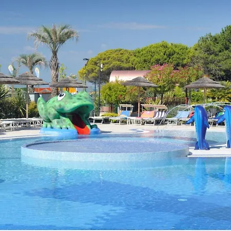 Seaside Escape For Perfect Vacations In شقة بيبيوني