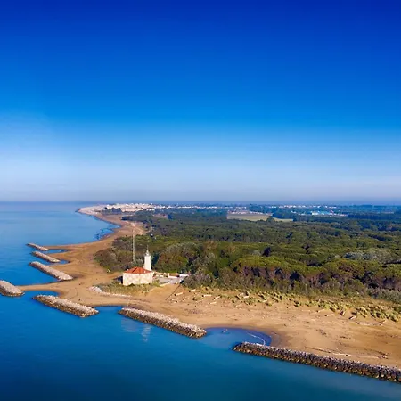 Seaside Escape For Perfect Vacations In شقة *